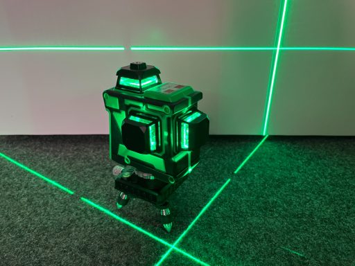 Kreuzlinienlaser